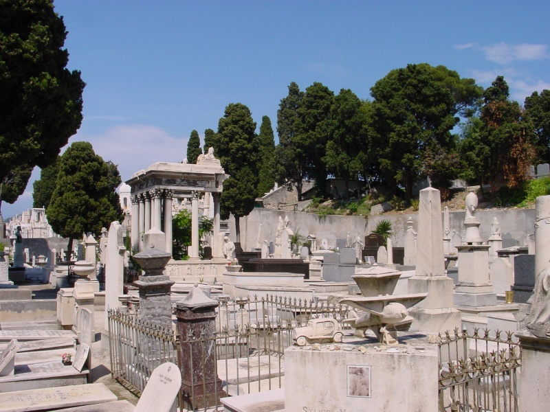 Nizza Juedischer Friedhof auf Chateau.JPG -                                